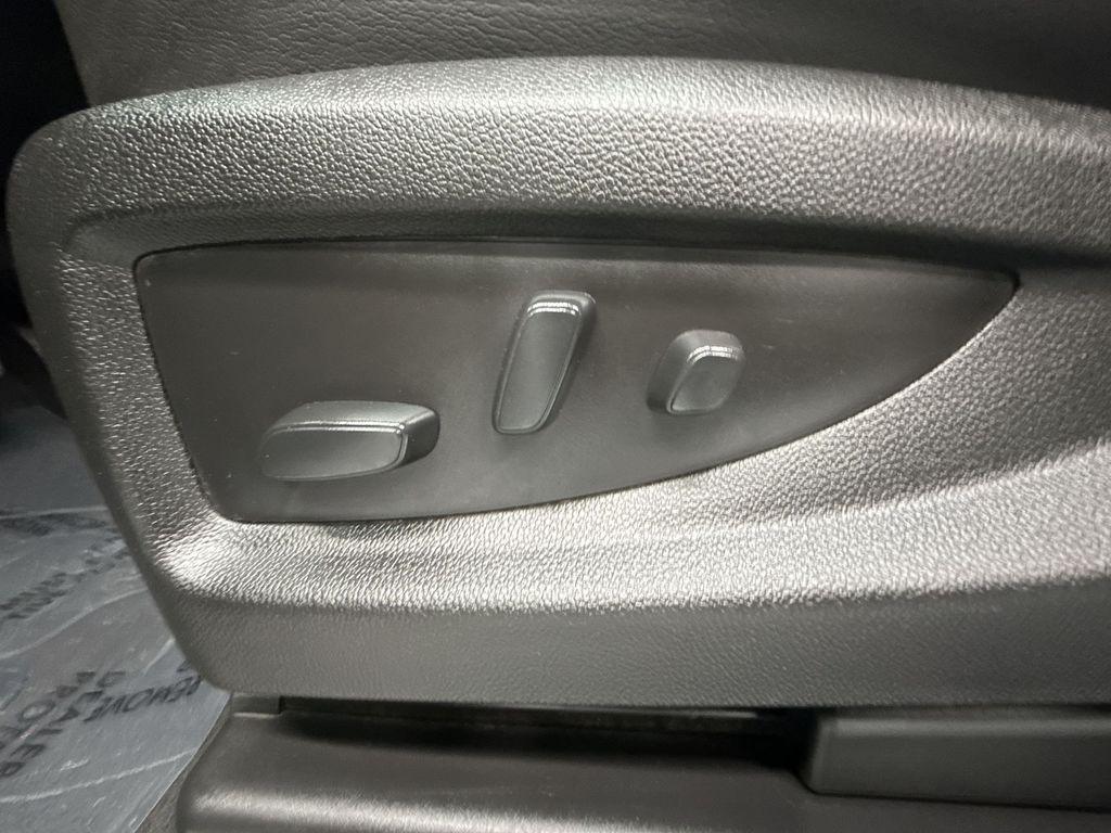 used 2020 GMC Yukon XL car, priced at $37,378