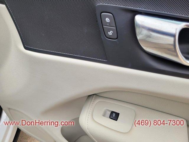 used 2022 Volvo XC60 car, priced at $22,888