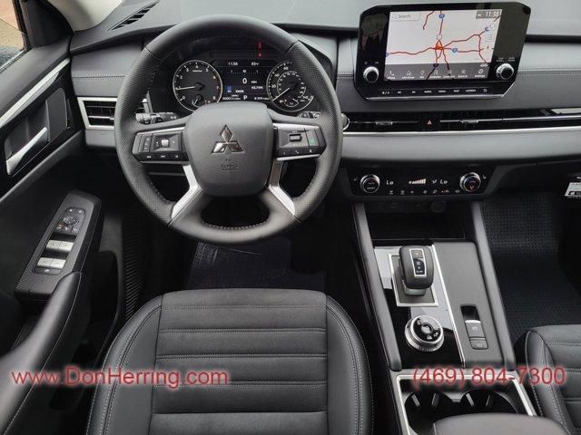 new 2024 Mitsubishi Outlander car, priced at $32,005