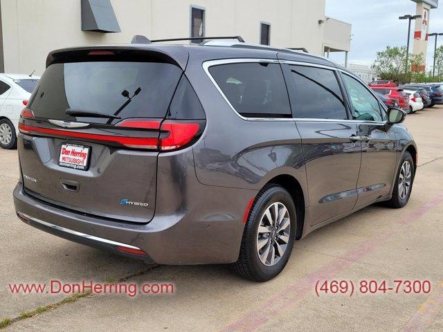 used 2021 Chrysler Pacifica Hybrid car, priced at $23,525