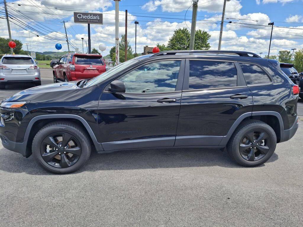 used 2017 Jeep Cherokee car, priced at $13,604