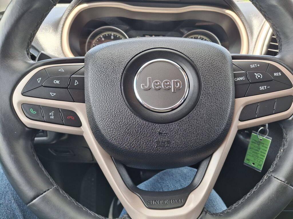 used 2017 Jeep Cherokee car, priced at $13,604
