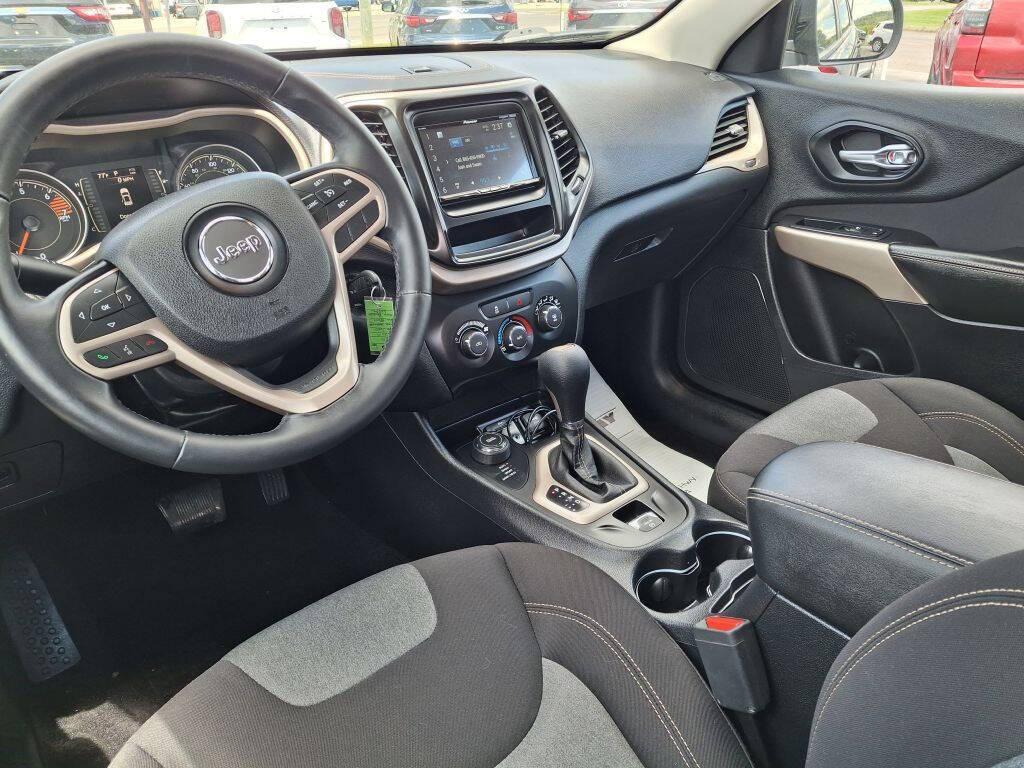used 2017 Jeep Cherokee car, priced at $13,604