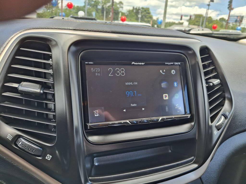used 2017 Jeep Cherokee car, priced at $13,604