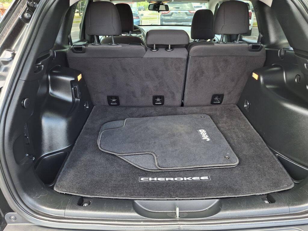 used 2017 Jeep Cherokee car, priced at $13,604