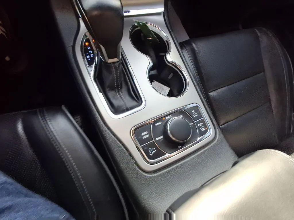 used 2021 Jeep Grand Cherokee car, priced at $32,999