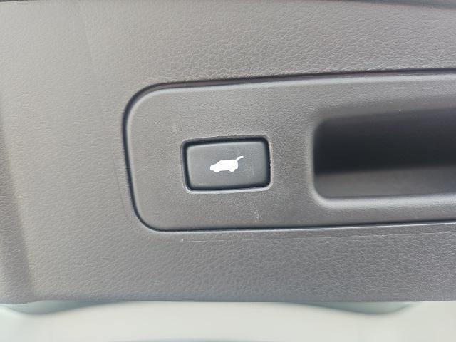 used 2020 Acura MDX car, priced at $33,338