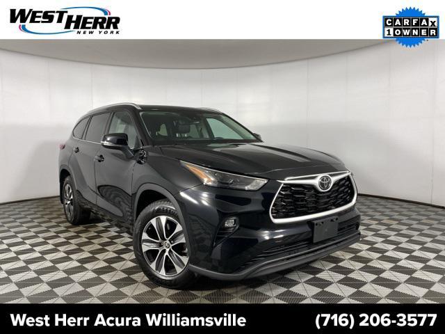 used 2022 Toyota Highlander car, priced at $37,827