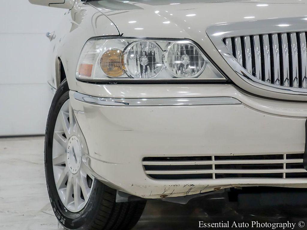used 2007 Lincoln Town Car car, priced at $12,995