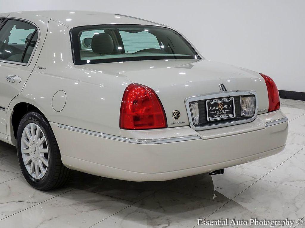 used 2007 Lincoln Town Car car, priced at $12,995