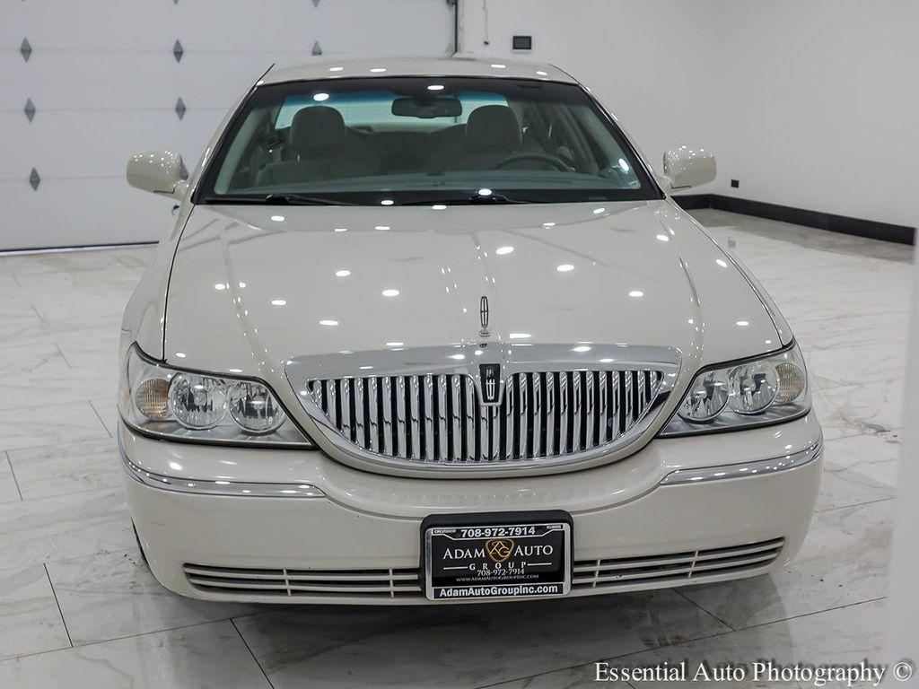 used 2007 Lincoln Town Car car, priced at $12,995