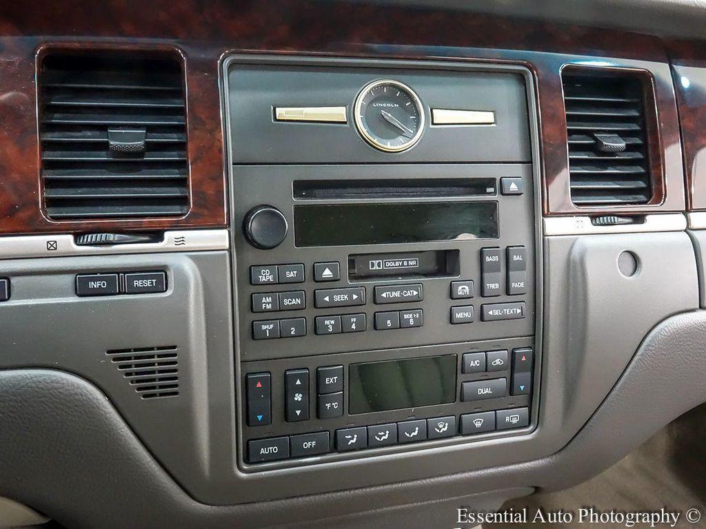 used 2007 Lincoln Town Car car, priced at $12,995