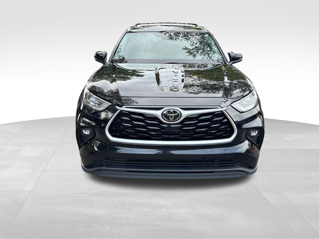 used 2020 Toyota Highlander car, priced at $26,378