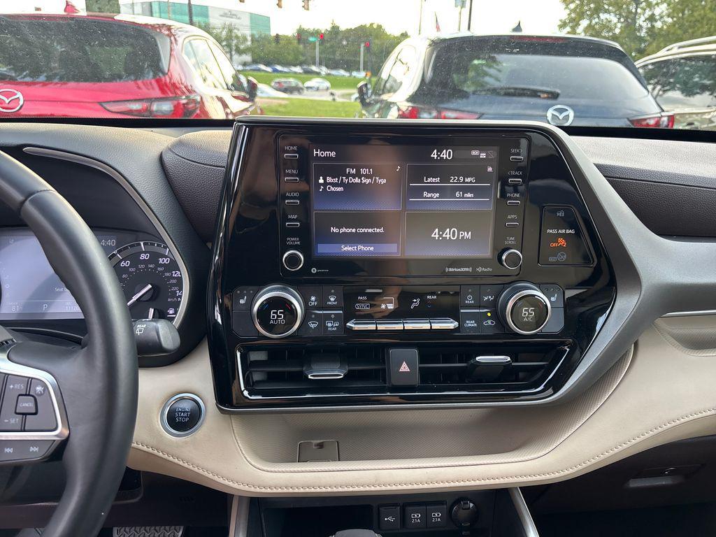 used 2020 Toyota Highlander car, priced at $26,378