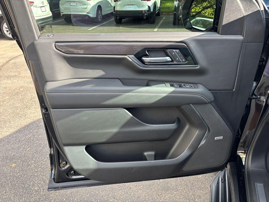 used 2025 GMC Yukon car, priced at $71,891