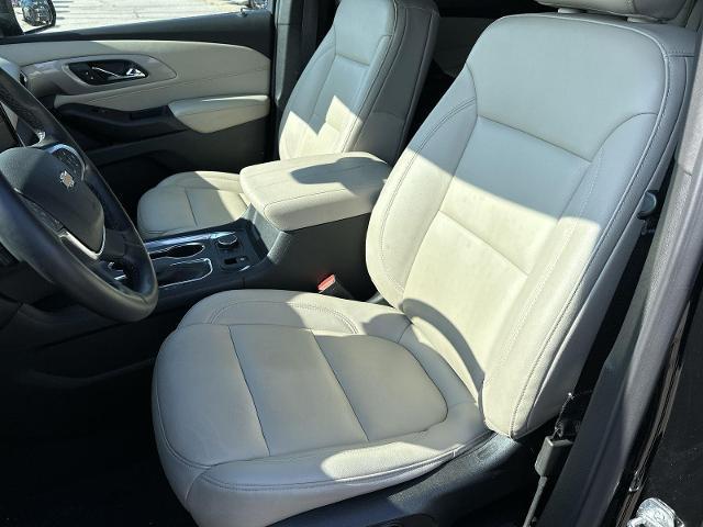 used 2023 Chevrolet Traverse car, priced at $32,996
