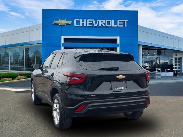 used 2024 Chevrolet Trax car, priced at $20,296