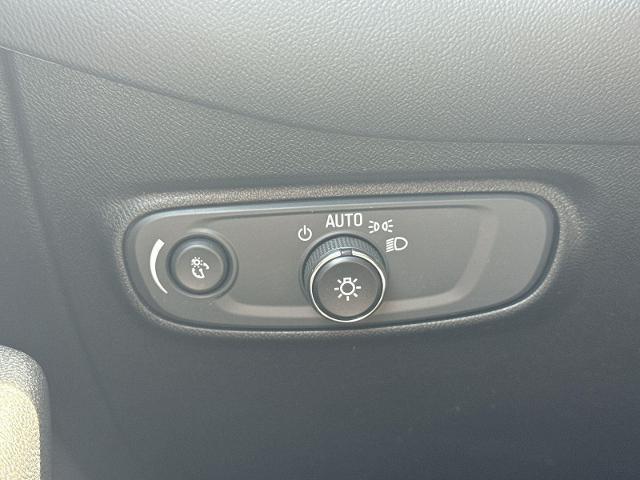 used 2022 Chevrolet Equinox car, priced at $19,996