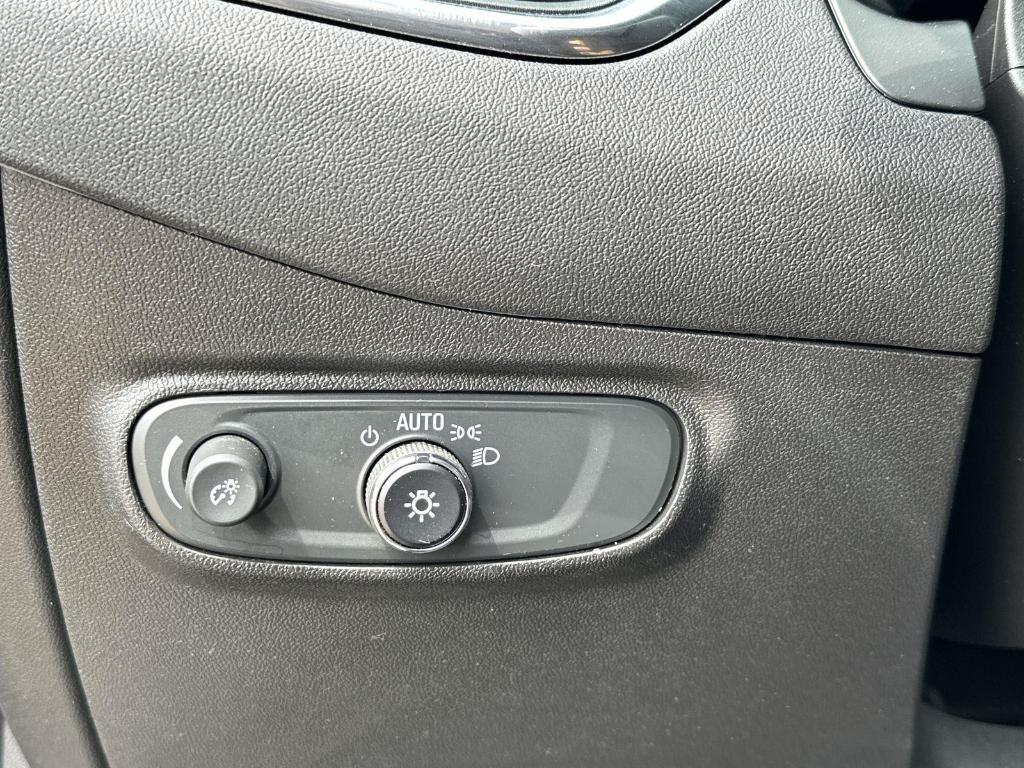 used 2023 Chevrolet Equinox car, priced at $21,996