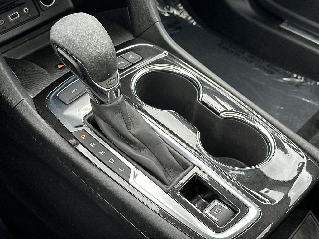 used 2022 Chevrolet Equinox car, priced at $24,996