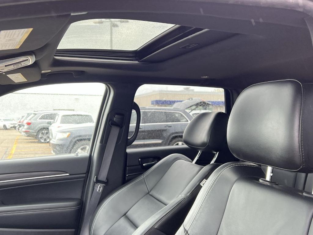 used 2021 Jeep Grand Cherokee car, priced at $28,996