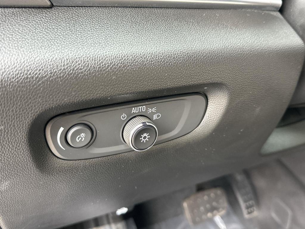 used 2022 Chevrolet Traverse car, priced at $26,996