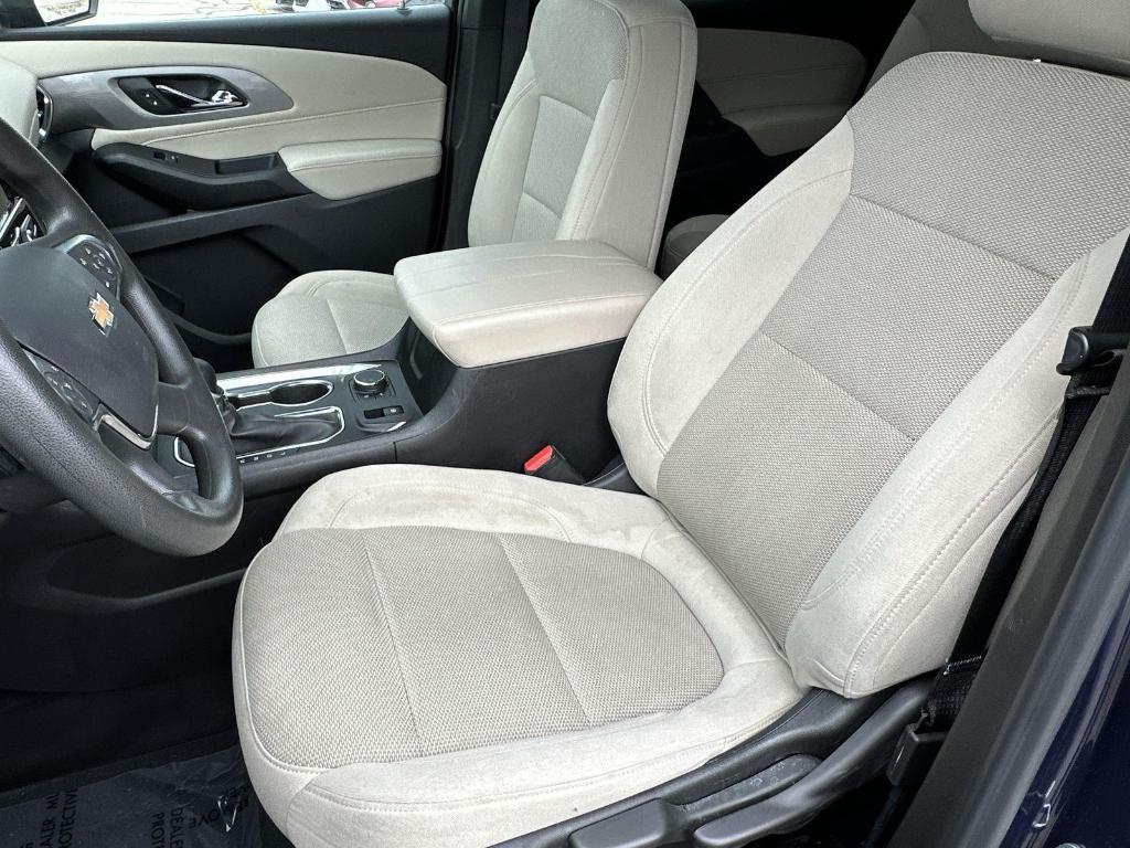 used 2022 Chevrolet Traverse car, priced at $26,996