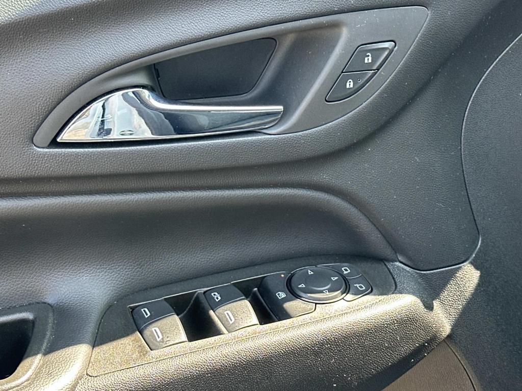 used 2023 Chevrolet Equinox car, priced at $22,496