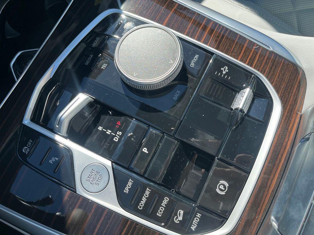 new 2026 BMW X7 car, priced at $95,275