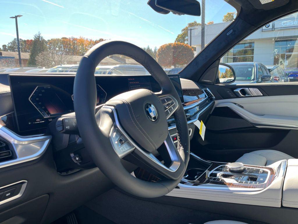 new 2026 BMW X7 car, priced at $95,275