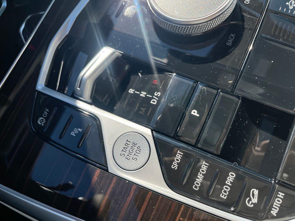 new 2026 BMW X7 car, priced at $95,275