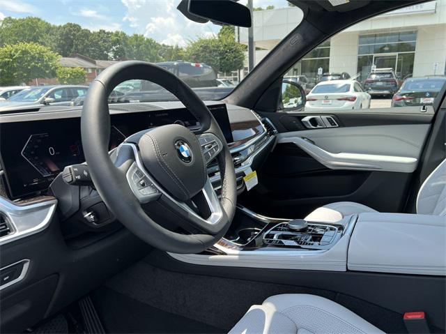 new 2025 BMW X7 car, priced at $92,320