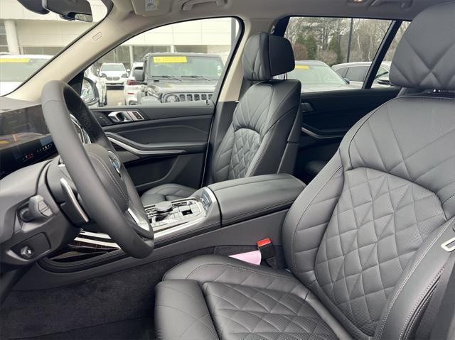 new 2025 BMW X7 car, priced at $91,105
