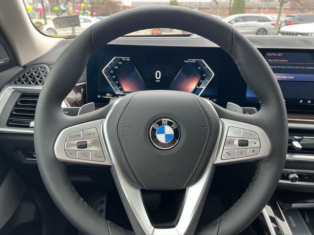 new 2025 BMW X7 car, priced at $91,105