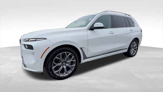 new 2025 BMW X7 car, priced at $91,105
