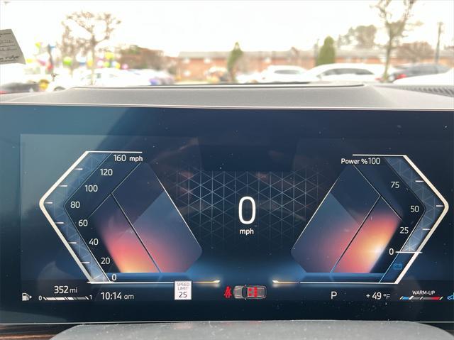 new 2025 BMW X7 car, priced at $91,105