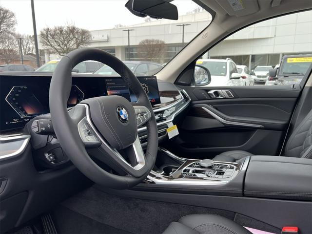 new 2025 BMW X7 car, priced at $91,105