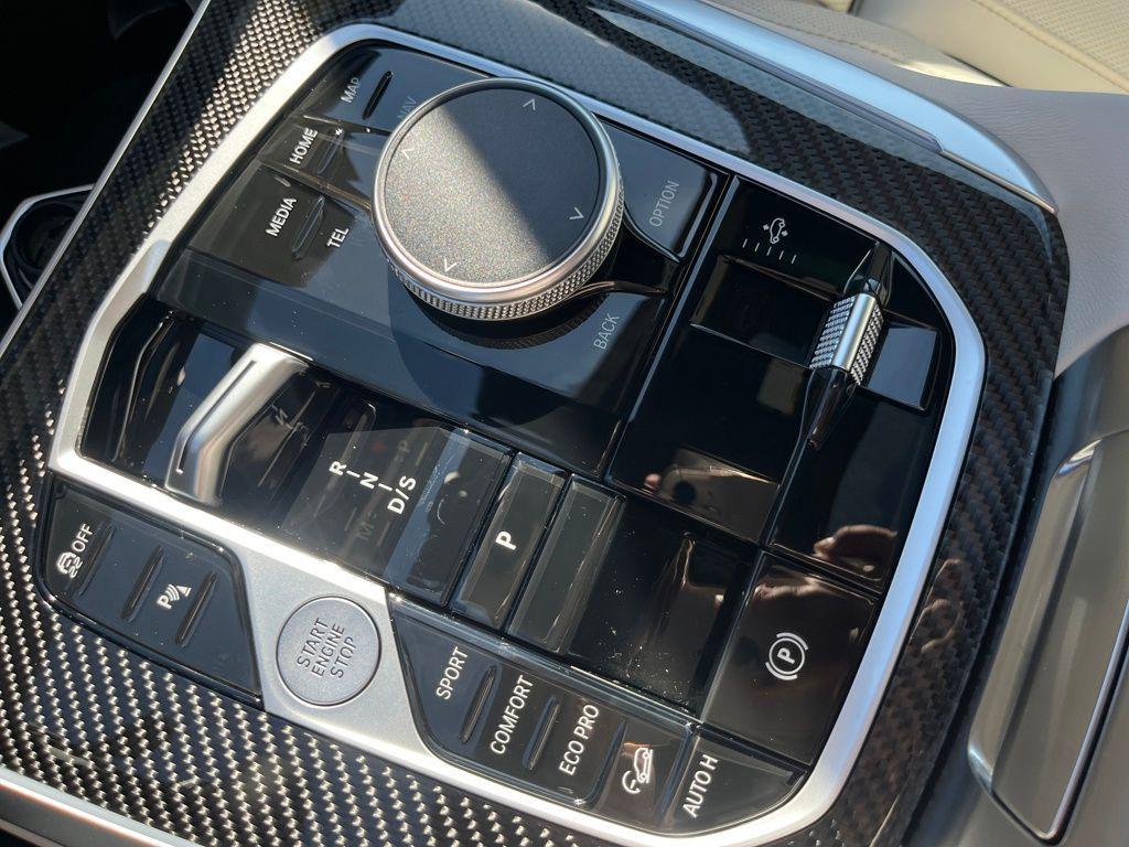 new 2026 BMW X7 car, priced at $120,480