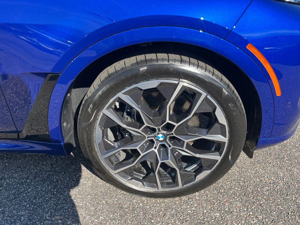 new 2026 BMW X7 car, priced at $120,480