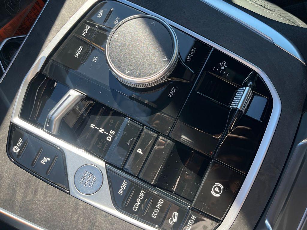 new 2026 BMW X7 car, priced at $95,580