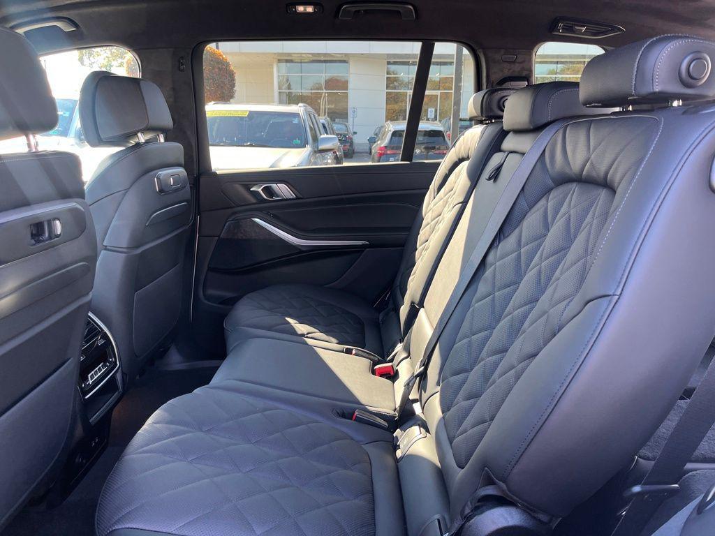 new 2026 BMW X7 car, priced at $95,580