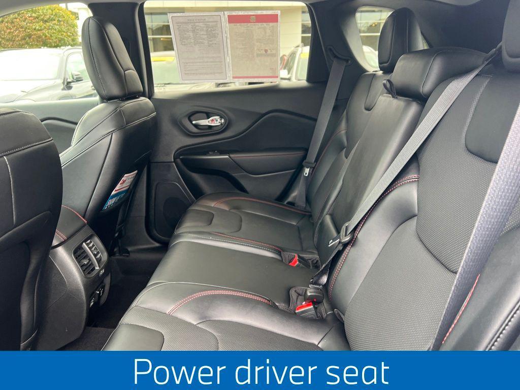 used 2023 Jeep Cherokee car, priced at $25,199