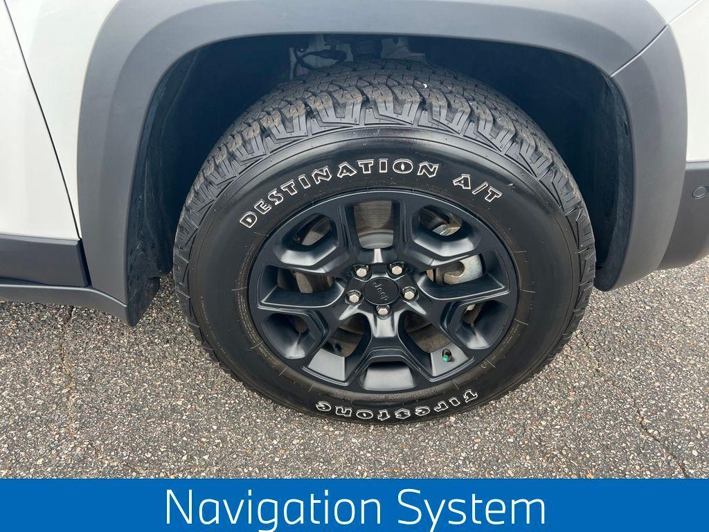 used 2023 Jeep Cherokee car, priced at $25,199