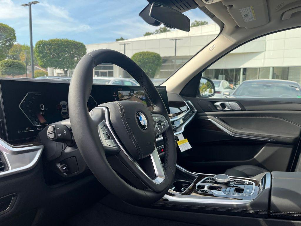 new 2026 BMW X7 car, priced at $88,580