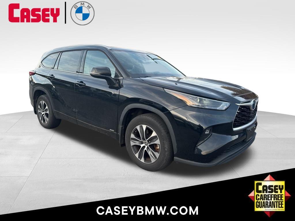 used 2022 Toyota Highlander Hybrid car, priced at $36,860