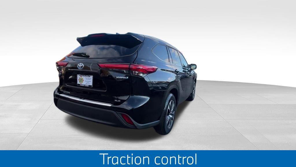 used 2022 Toyota Highlander Hybrid car, priced at $43,995
