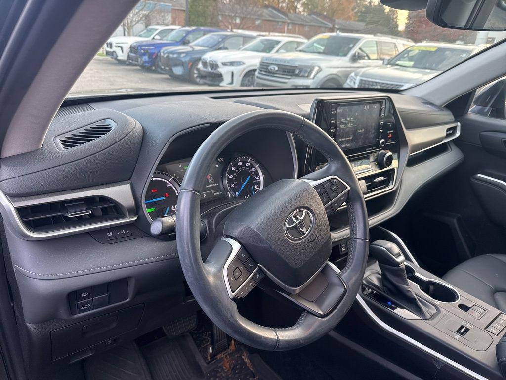 used 2022 Toyota Highlander Hybrid car, priced at $36,860