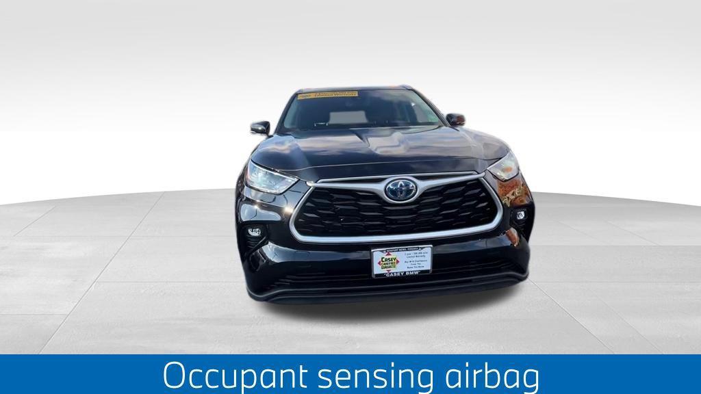 used 2022 Toyota Highlander Hybrid car, priced at $43,995