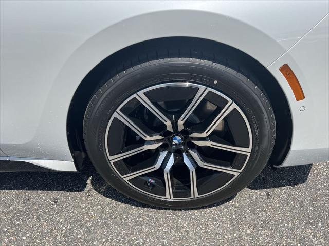 new 2025 BMW 760 car, priced at $131,925
