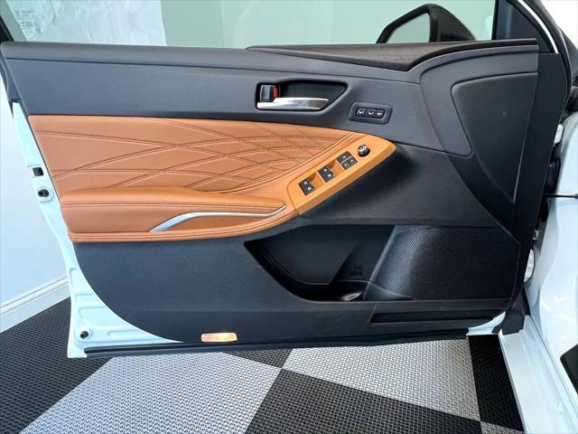 used 2020 Toyota Avalon Hybrid car, priced at $25,500